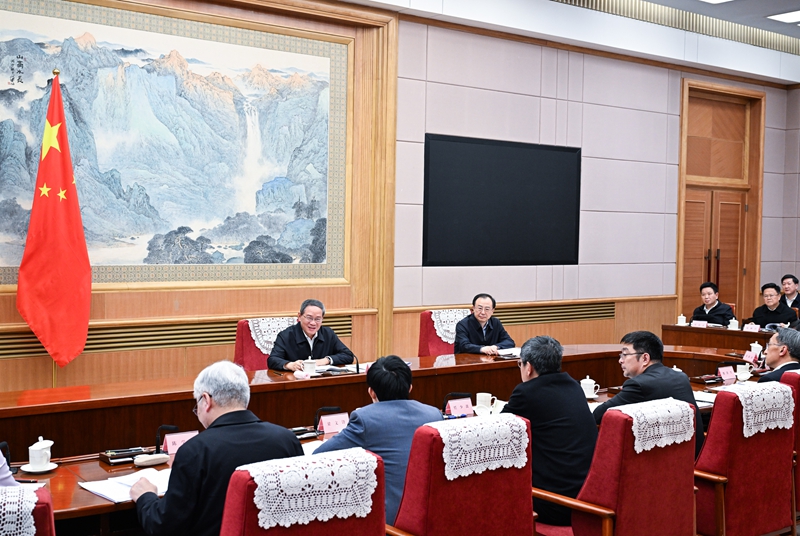 李強主持召開專家、企業(yè)家和教科文衛(wèi)體等領域代表座談會 聽取對政府工作報告的意見建議